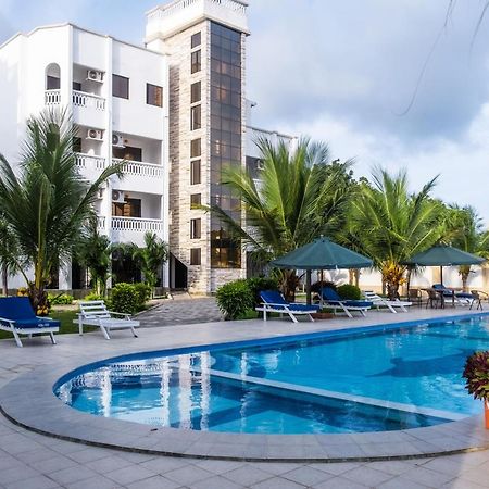 Leomilo Holidays Diani Beach Bagian luar foto