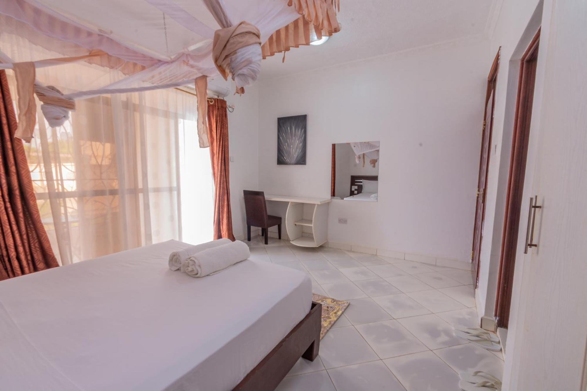 Leomilo Holidays Diani Beach Ruang foto