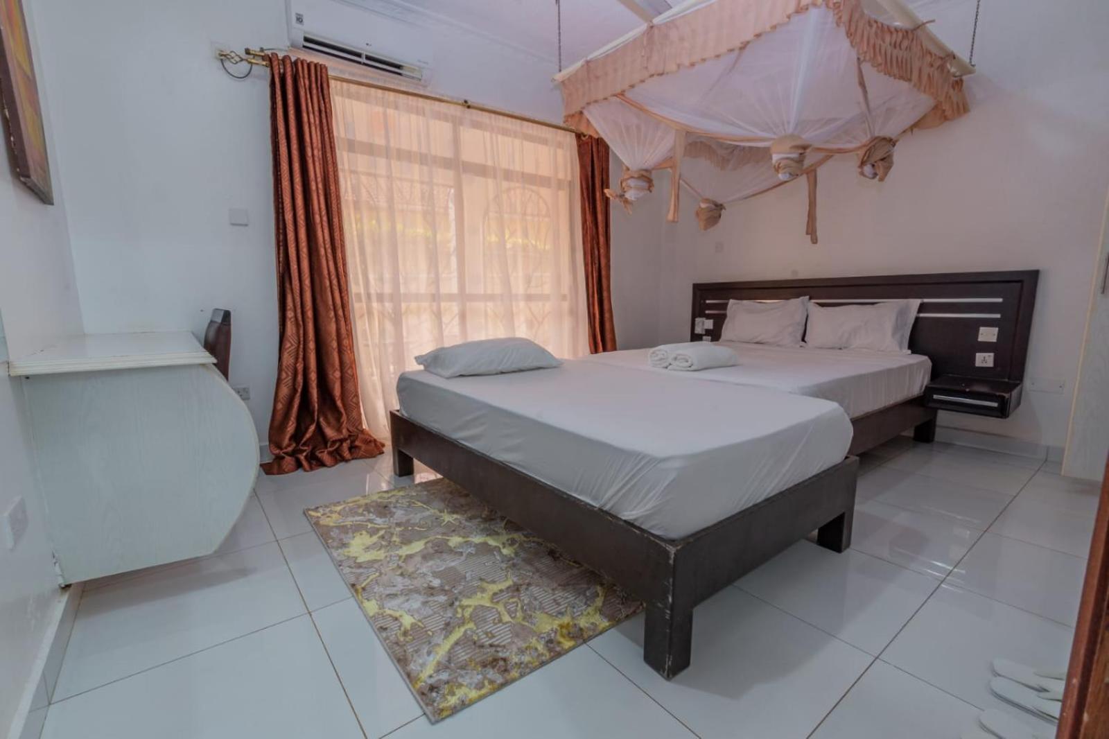 Leomilo Holidays Diani Beach Bagian luar foto